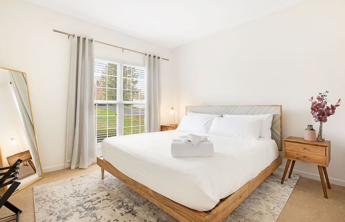 Central Luxe 5 BR Home in Augusta, Missouri