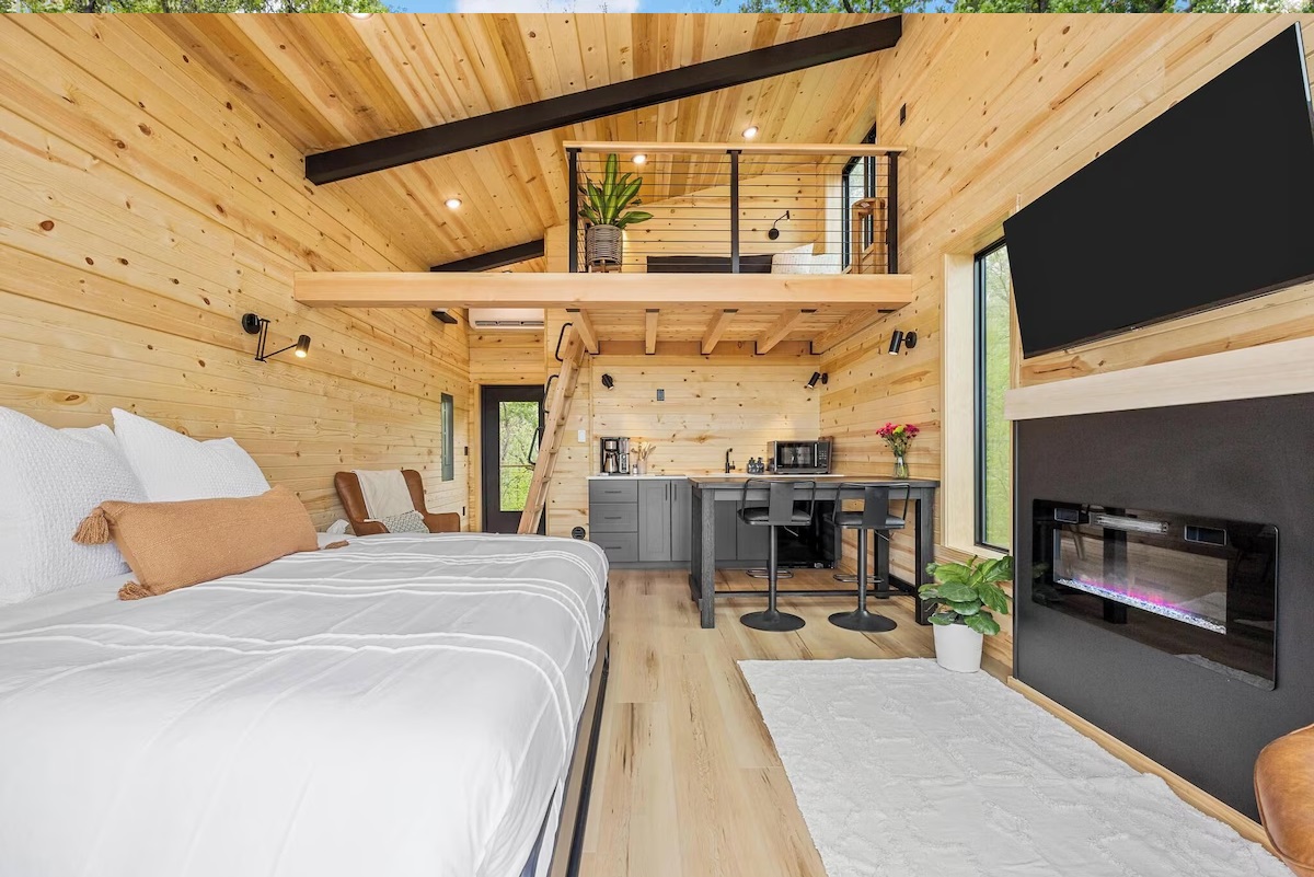 Treehouse at Lavender Farm: Amana, Iowa
