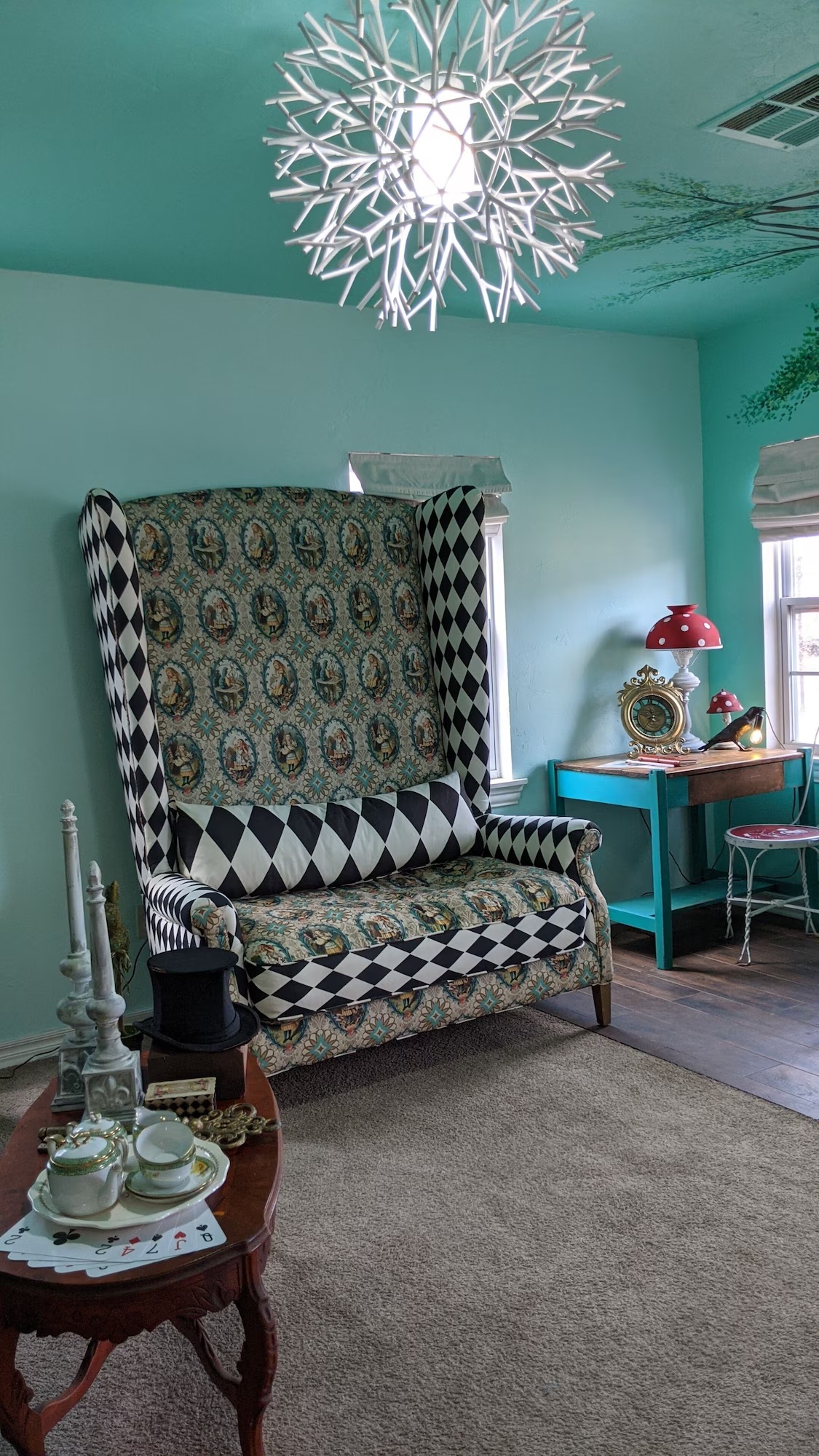 Alice in Wonderland Themed Vacation Rental in Oklahoma City