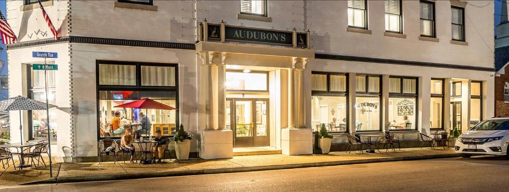 Audubon's Hotel