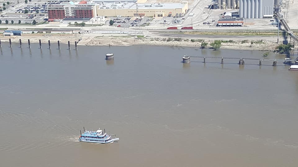 Gateway Arch Riverboat